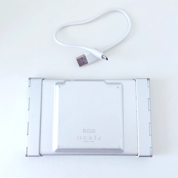 B.O.W Bluetooth Keyboard Foldable with charger - Picture 3 of 4